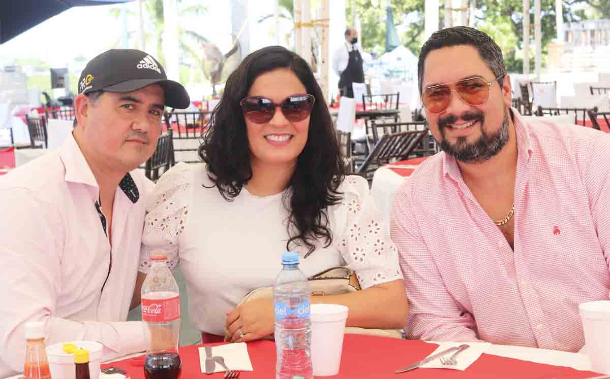 Héctor Moreno, Tania Rodríguez y Eduardo Rodríguez / Foto: Dennis Hernández