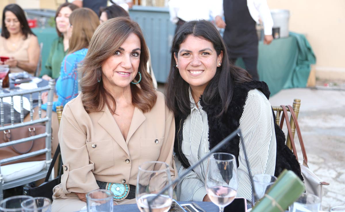 Dora y Marifer