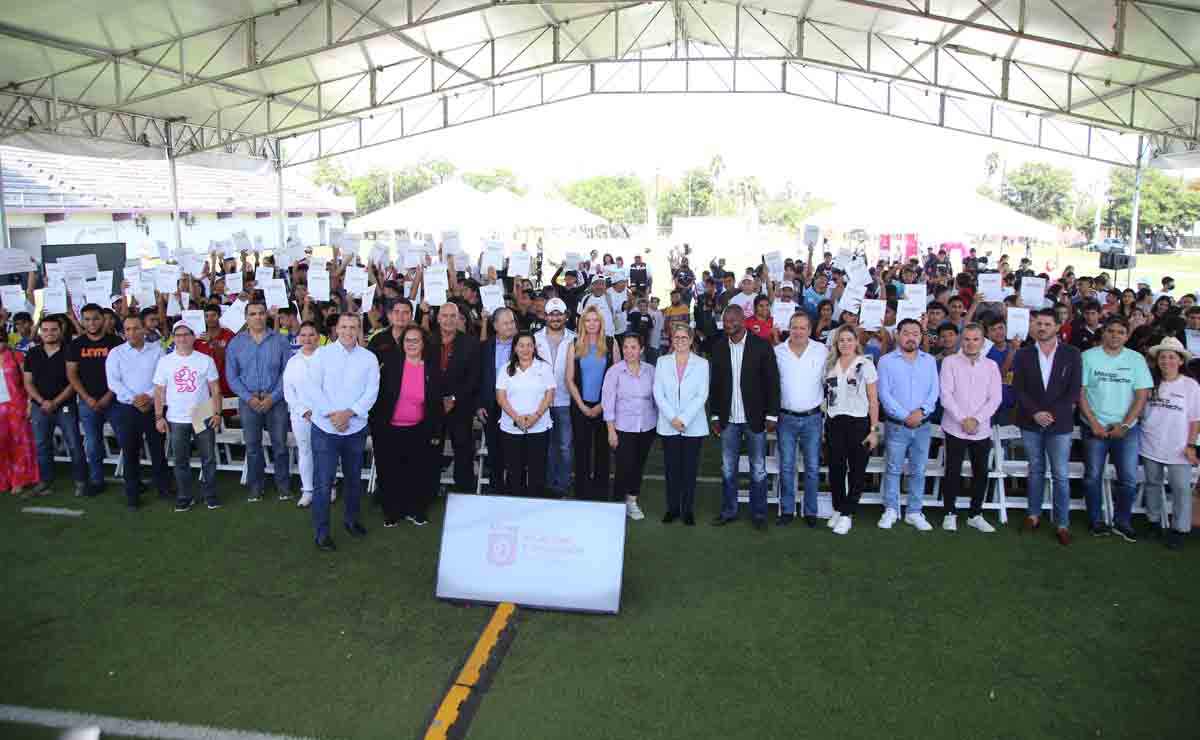 A través de la Fundación Real Madrid, Elizandra Bonatto comparte los valores y pasión del Real Madrid con los niños y niñas ofreciendo una experiencia