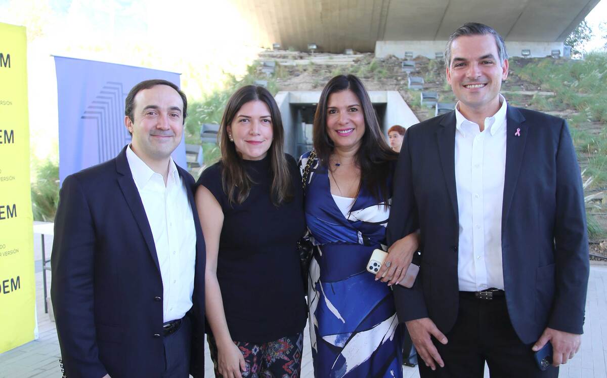 Hernán Salinas, Isa Castilla, Lorenia Canavati y Mauro Guerra