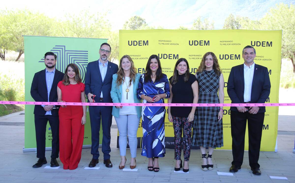 Jorge Etienne, Laura Gómez, Carlos García, Lorenia Canavati, Isa Castilla, Brenda Fernández, érika López y Mauro Guerra. Fotos: Roberto Alvarado