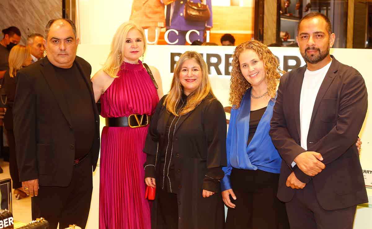 Raúl Esteves, Lourdes Esteves, Susana Magallon, Lorena Magallanes y Hervey Magallanes / Fotos: Roberto Alvarado