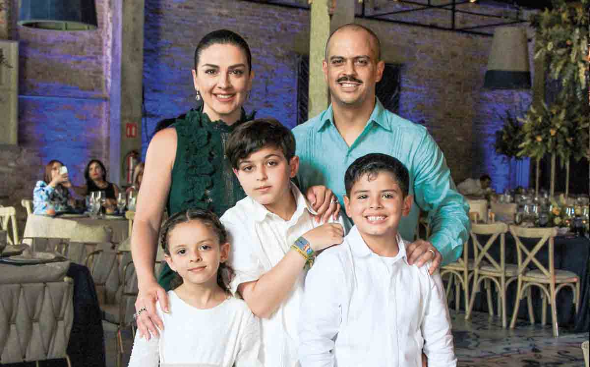 Lidia Ávila, Isaac de Hita, Lidia de Hita, Isaac de Hita y Erick de Hita / Foto: José Chang