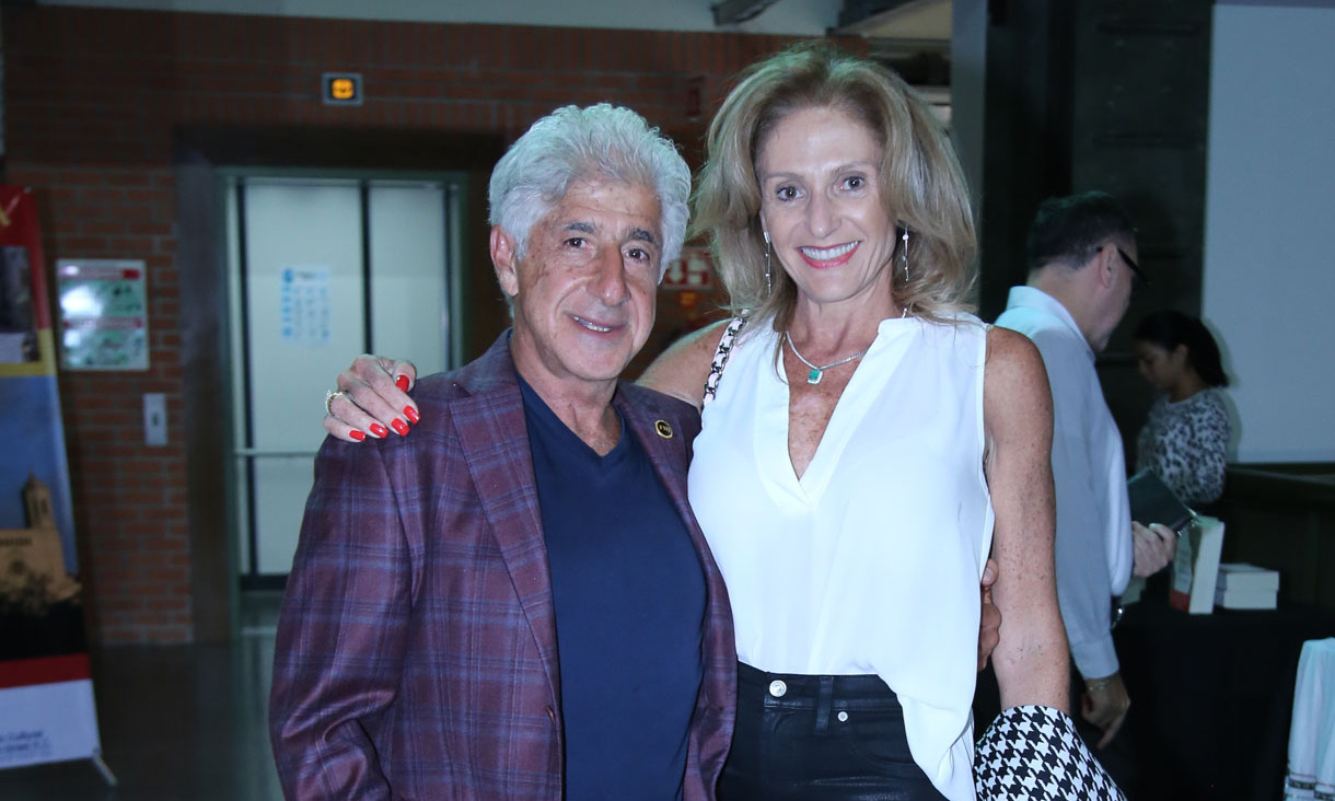 Mayerz Zaga y Dina Zaga