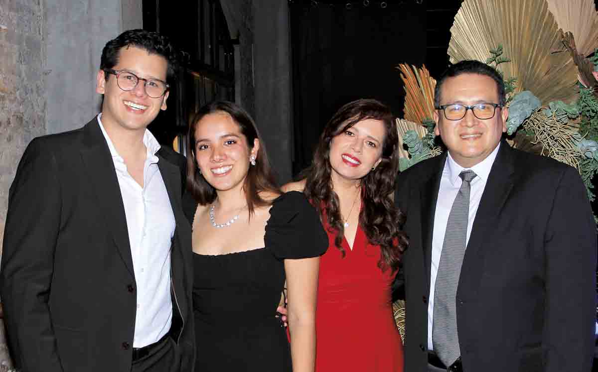 Eduardo Jiménez, Elsie Jiménez, Silvia Cuevas y Álvaro Jiménez / Foto: José Chang