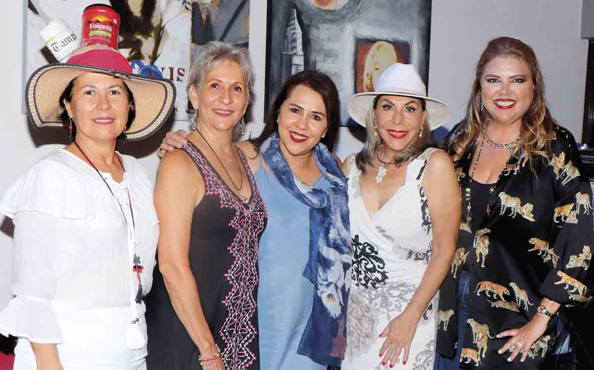 Eugenia Villarreal, Rosa Alanis, Jenny Treviño, Sandra Tamez y Liliana Gómez / Fotos: Dennis Hernández