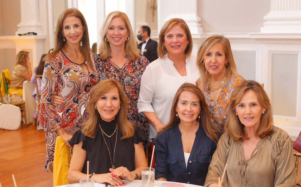 Gabriela Kalifa, Catalina Santos, Catalina González, Gloria Arizpe, Liz Garza, Judith González y Nancy Rodríguez