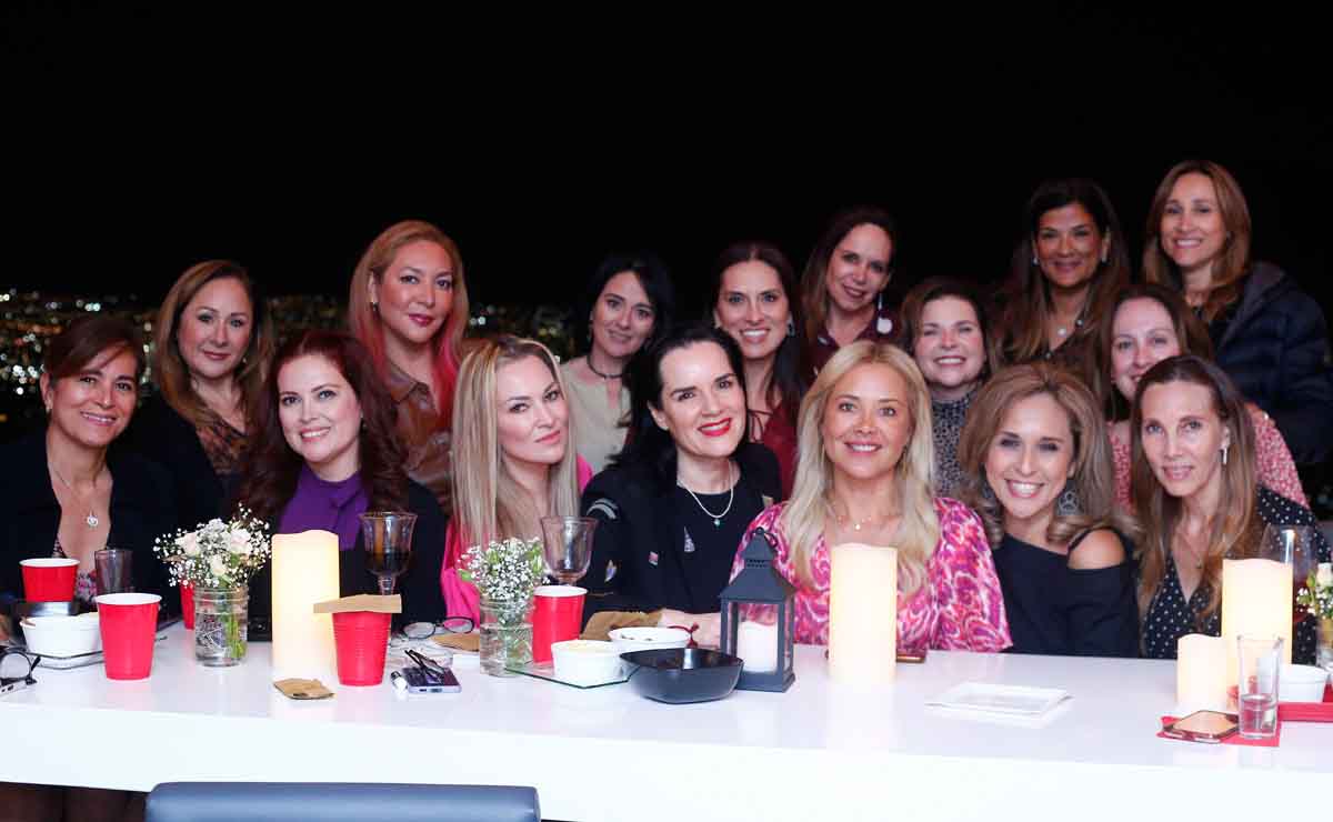 La festejada con sus invitadas / Fotos: Daniel Saldívar