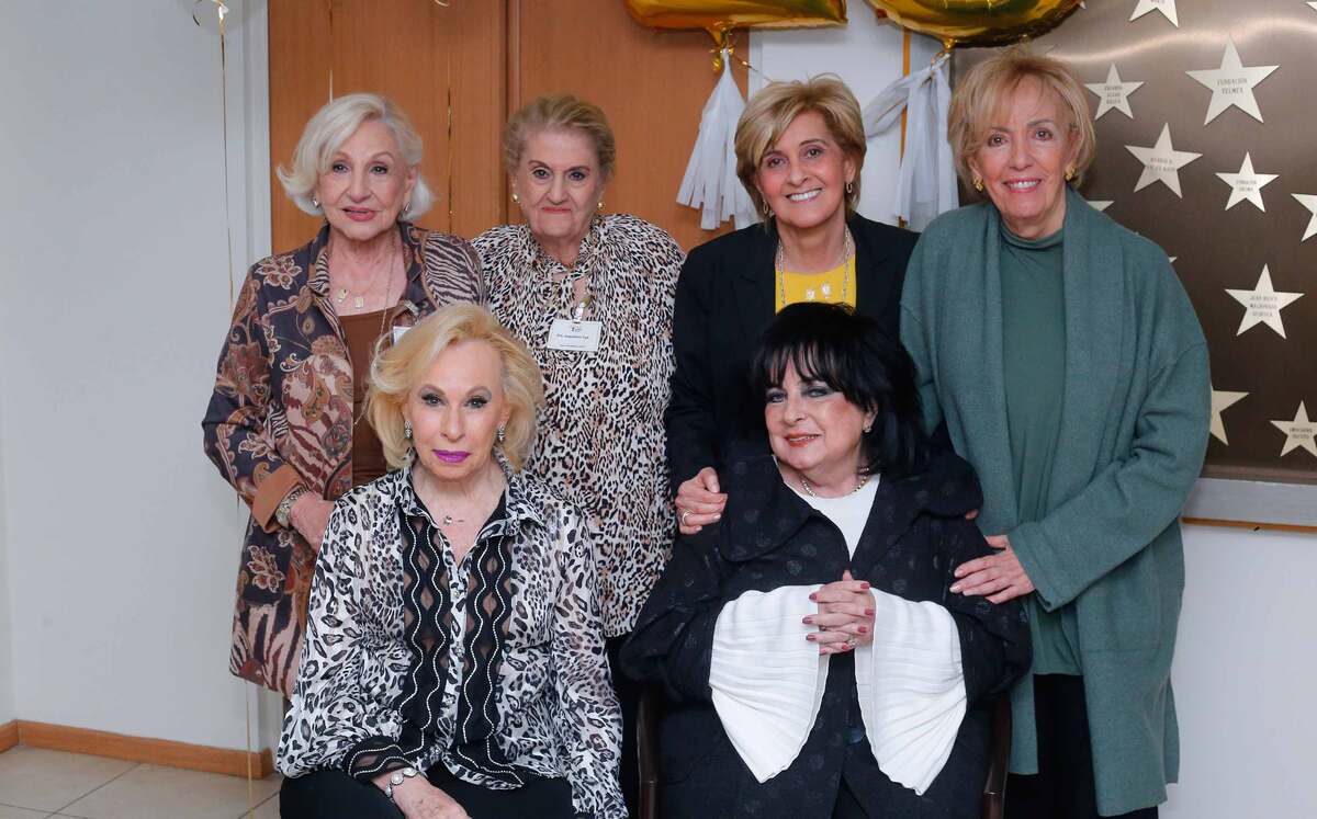 Salme Kuri, Jacqueline Yga, Lizzeth Zablah, Teté Marcos,  Norma Fares y Emely Canavati de Assad