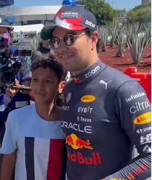 Checo Pérez y el gran gesto al cumplirle el sueño de un fan tapatío (Foto: Instagram)