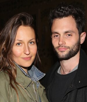 Domino Kirke: Ella es la esposa de Penn Badgley, actor de "You" (Foto: Getty Images)