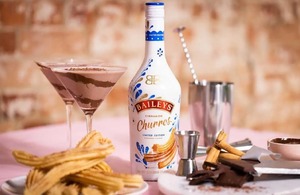 ¿Mitad postre, mitad drink? Dos formas de disfrutar Baileys sabor a Churros
