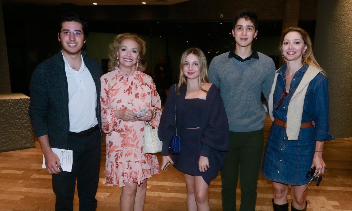José Sada, Adriana Garza de Santos, Mariana Santos Adriana Santos, Isaac Sada y Adriana Santos de Sada