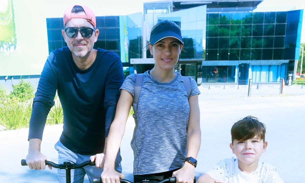 Roger harris, Annick Rosani y Ro Harris