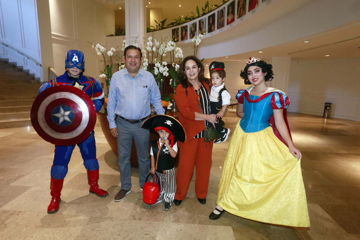 Alejandro Castellanos, Mauricio Villarreal, Minerva Castellanos y Joaquin Villarreal