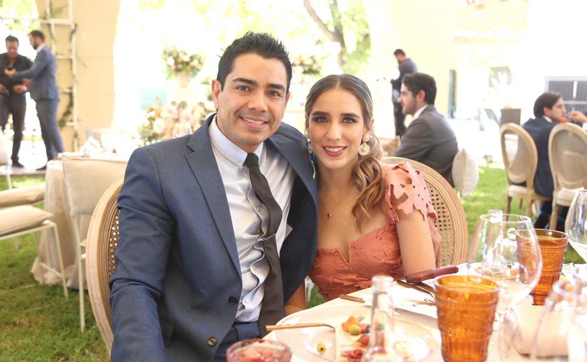 Arturo y Verónica