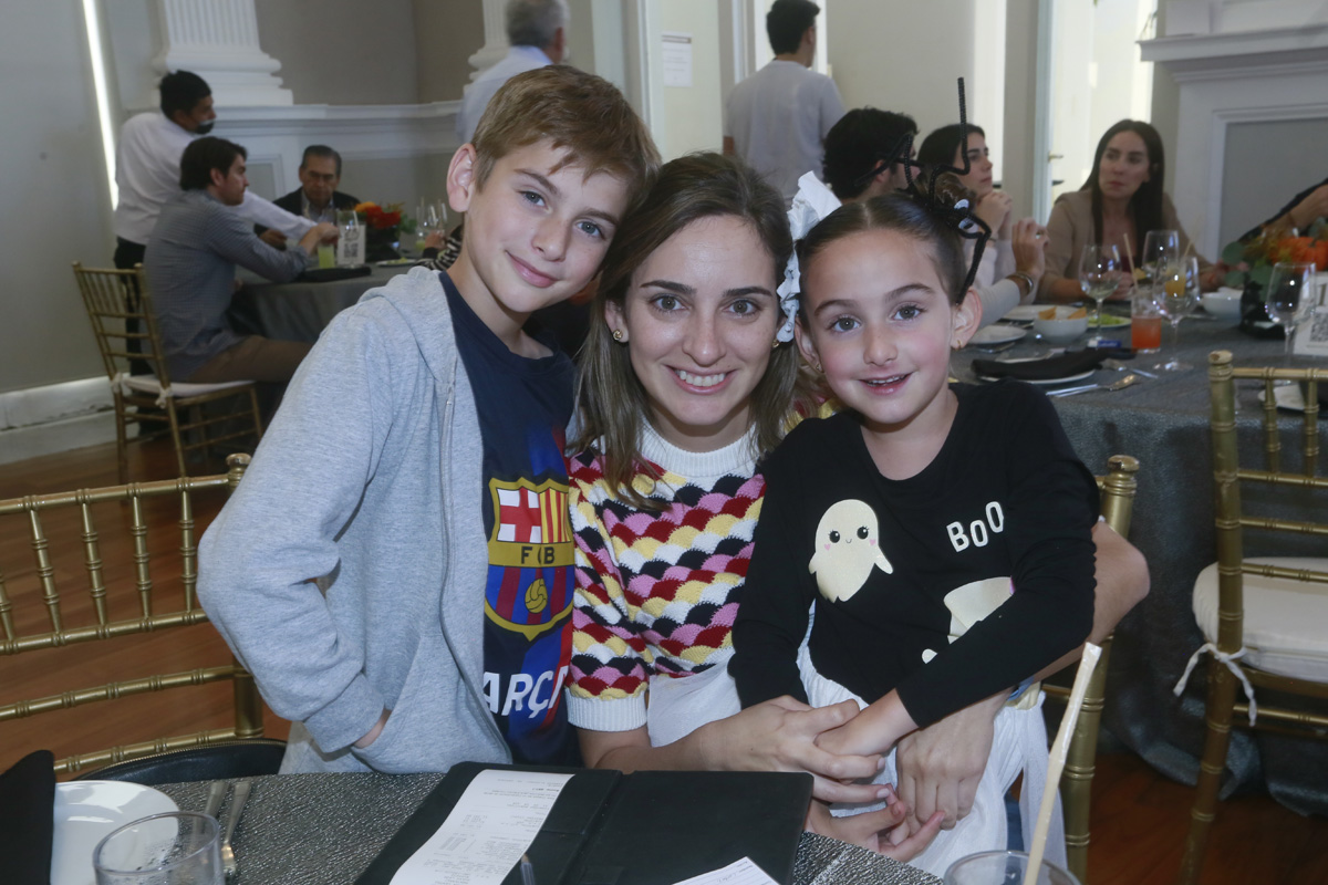 Bernardo Martínez, Catalina Barreda y Sofia Martínez