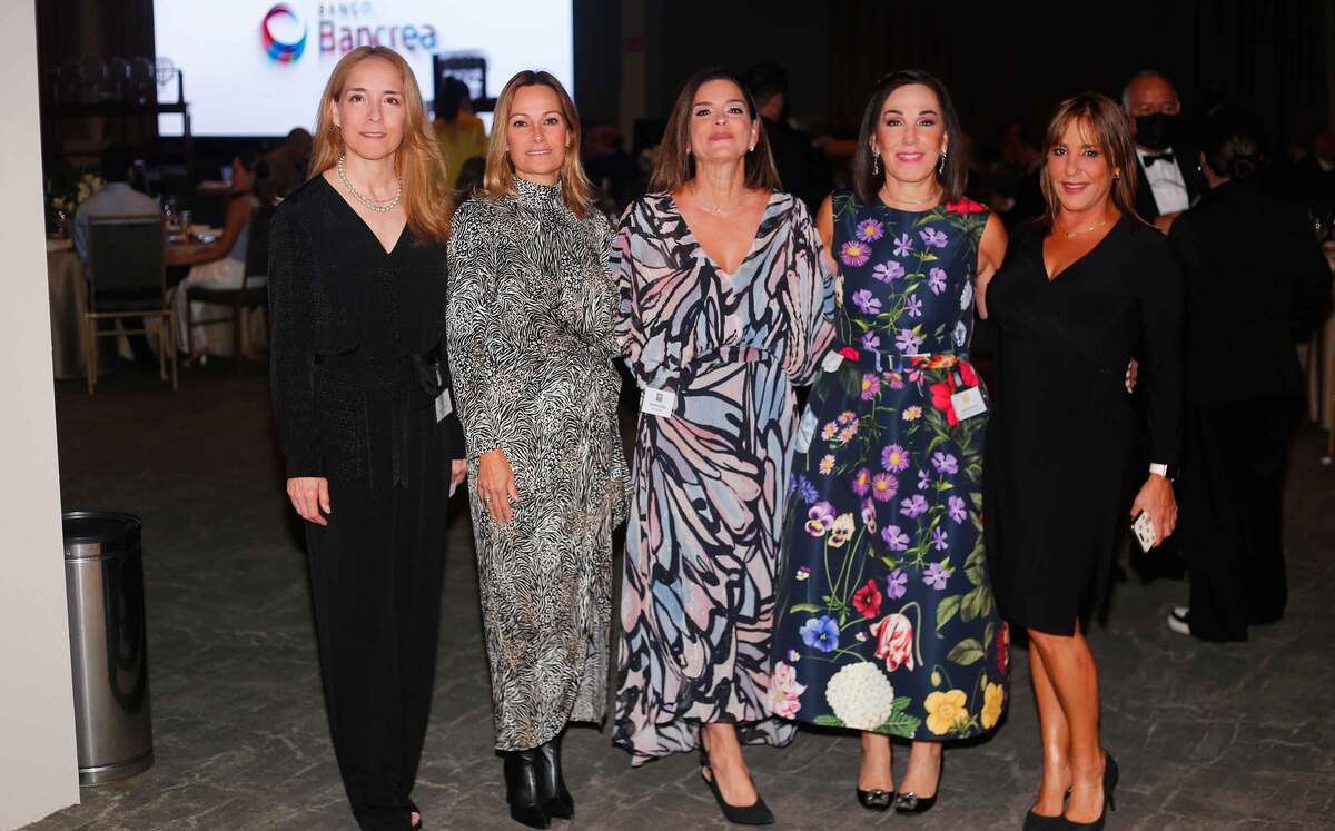 Carolina Drexel, Yolanda Torres, Zandra Gámez, Lourdes Suárez y Myriam Guajardo