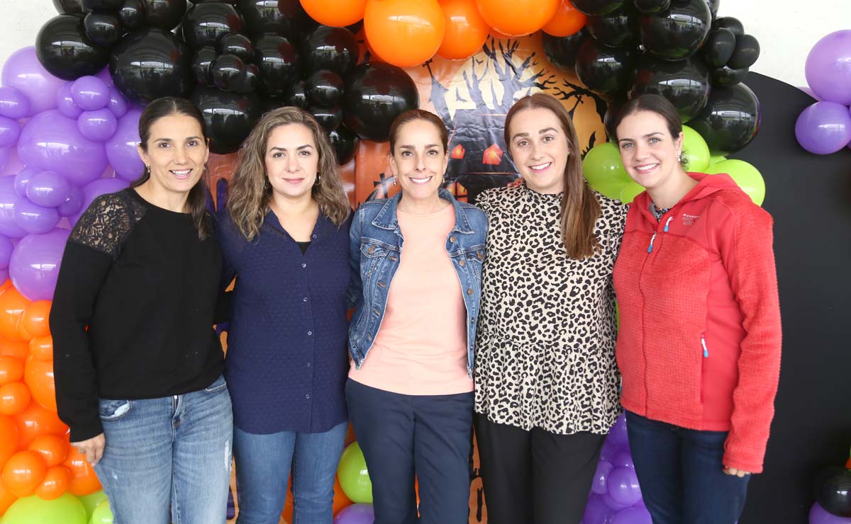 Lorena, Laura, Paulina, Maru y Paulina