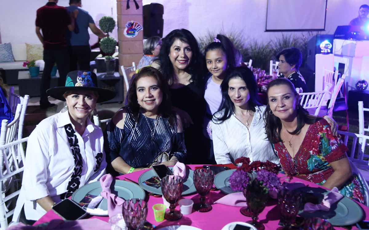Martha, Sophia, Vero, Emilú, Blanca y Ruth