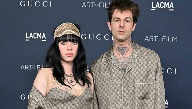 Billie Eilish y su novio Jesse Rutherford hacen su debut en la alfombra roja. (Foto: Instagram).