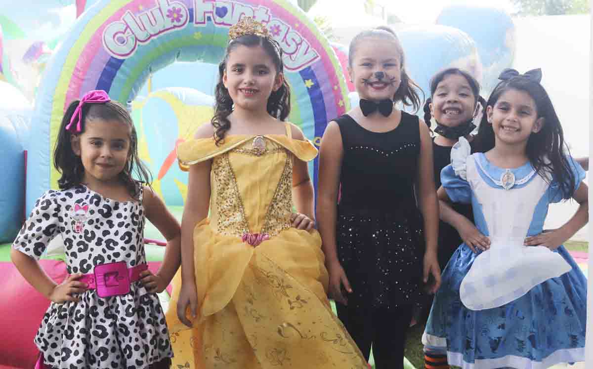 Marioly con sus invitadas / Fotos: Dennis Hernández