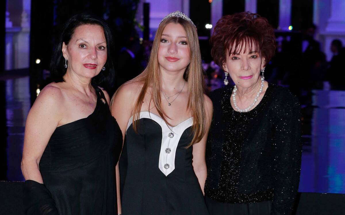 Alejandra Ibarra, Patricia Morales y Lupita Vara de Mejía