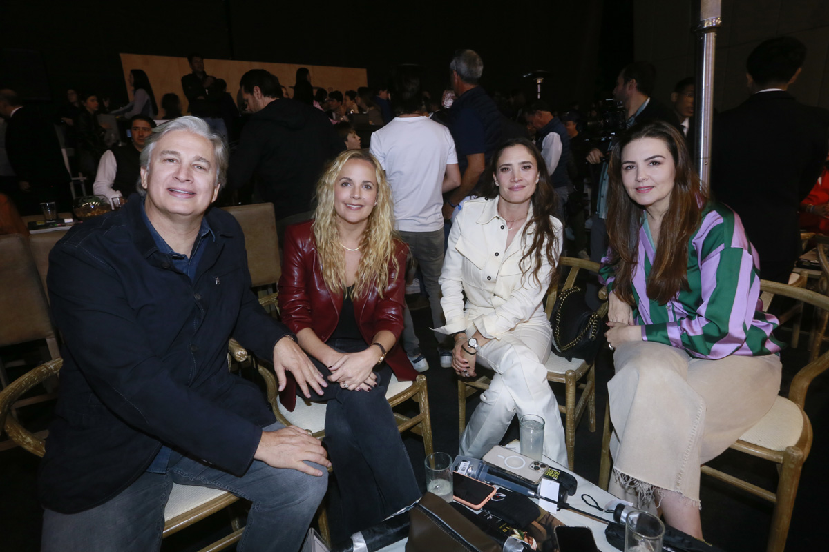 Gerardo Sánchez, Alejandra Barraza, Mónica Ladrón de Guevara y Maca Romo de Paéz