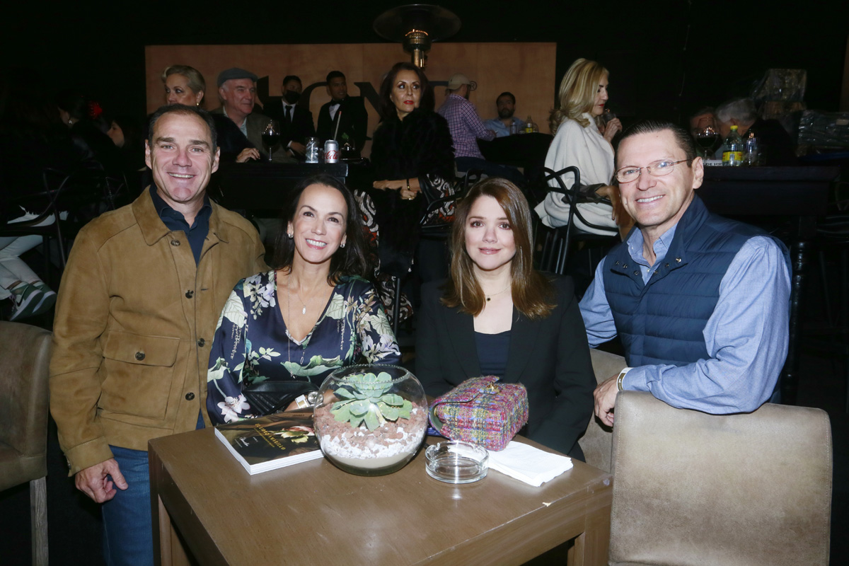 Horacio García, Sofía Izaguirre de García, Esthela Peña de Cantú y Jorge Cantú