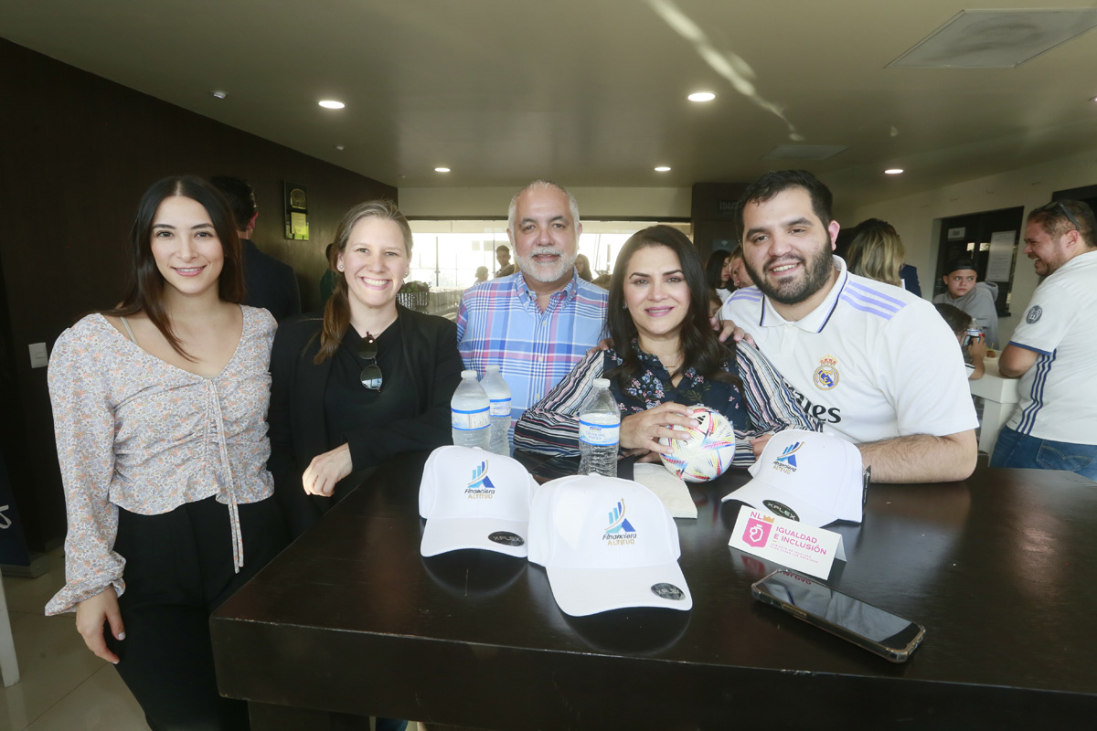 Karina Quintanilla, Itziar Santos, Alberto Villanueva, Alma Gómez y Max Villanueva