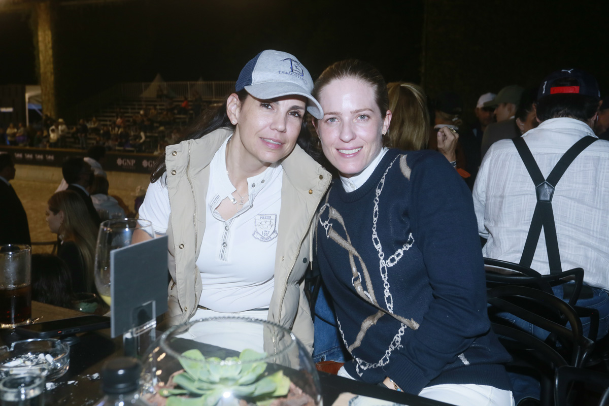 Rebeca Dávila de Manautou y July de Romo