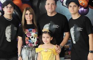 Jesús Hoyos, Mariana Bermúdez, Jesús Hoyos, Marioly Hoyos y Emilio Hoyos Fotos: Dennis Hernández