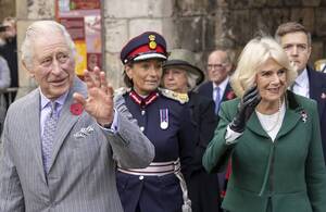 Rey Carlos III y la reina Camila son agredidos publicamente en su visita a York. (Foto: Instagram).