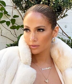 Jennifer Lopez se viste de novia y proclama su amor por Ben Affleck (Foto: Instagram)