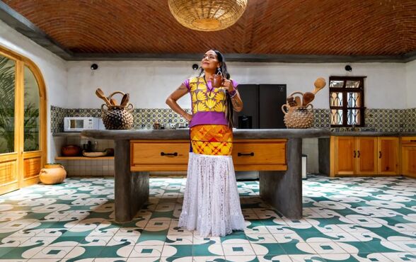Lila Downs ofrece su casa a viajeros