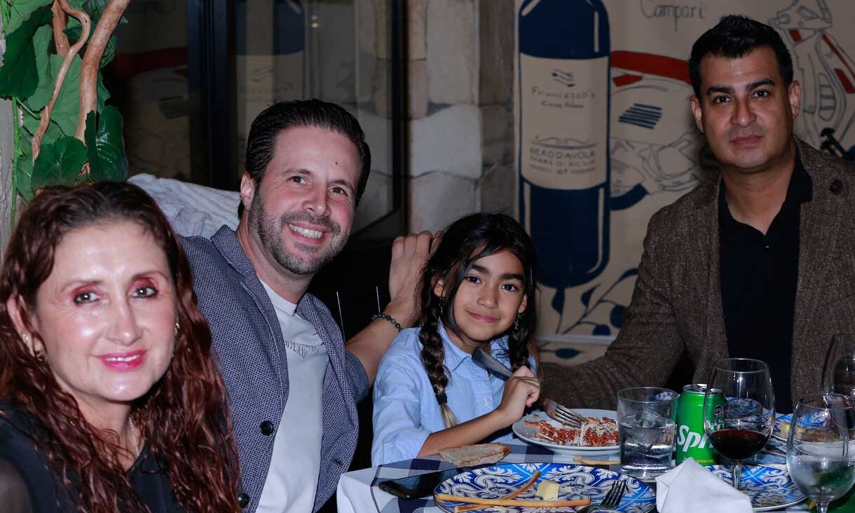 Tania Leal, Maximiliano Marquez, Lia Nuñez y Carlos Nuñez