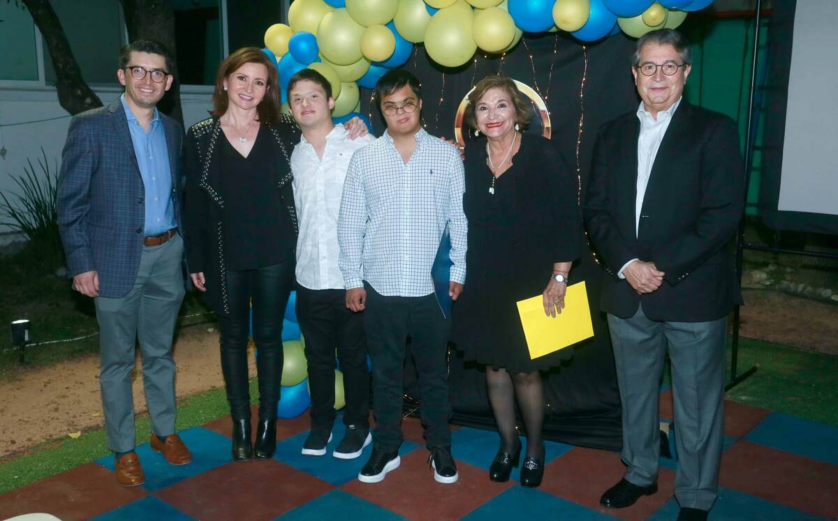 Juan Francisco Lozano, Cordelia Elizondo de Prestamo, Diego Piñeiro, Rolando González, Alicia Flores y Juan Omar Páez
