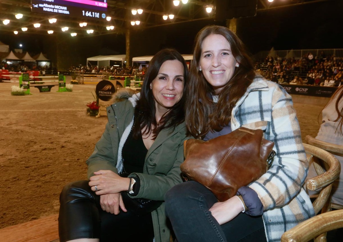 Rebeca Dávila y Ana Arguimbau