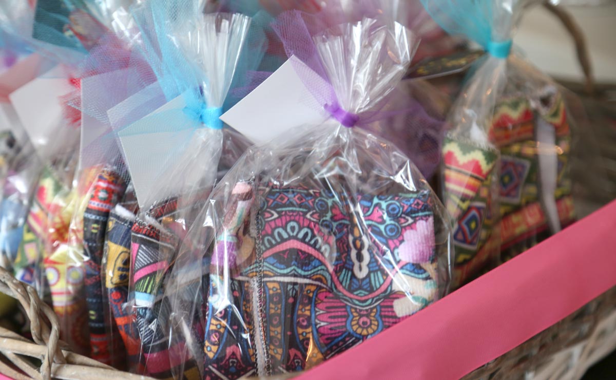 Tita obsequió secadores de cocina de Lele, la muñeca artesanal mexicana