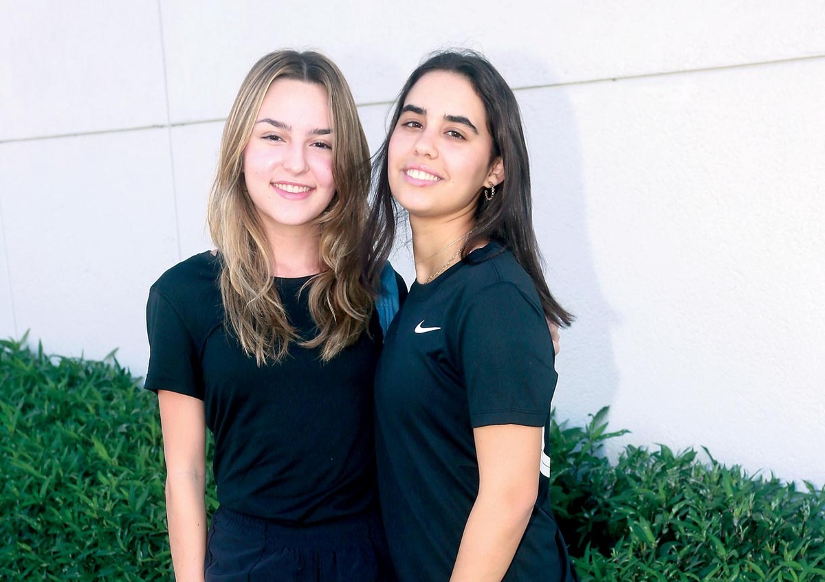 Viviana Bárcena y Renata Garza