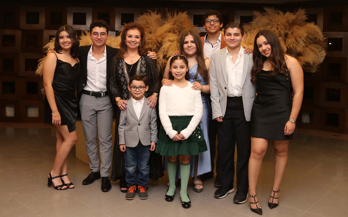 Con sus nietos