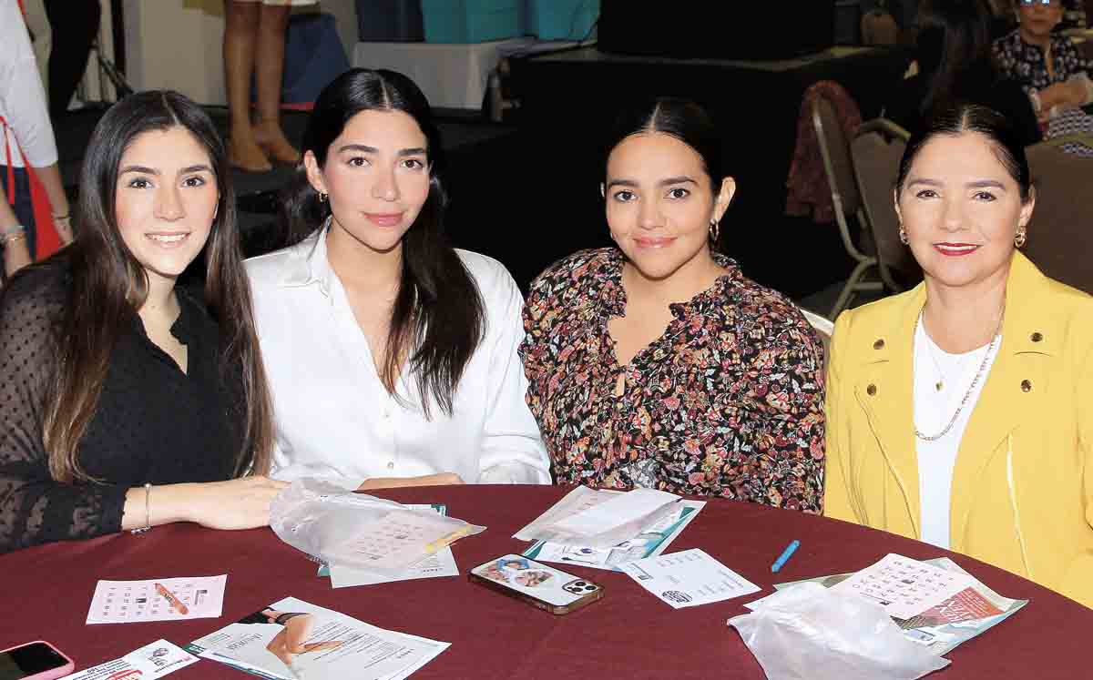Ana Pau Izaguirre, Judith Medina, Tanhia Medina y Rocío Acevedo / Fotos: José Chang