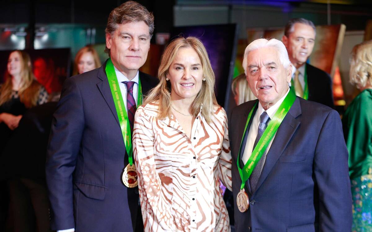 Alfredo Cano, Catalina Martínez de Cano y Hugo Martínez