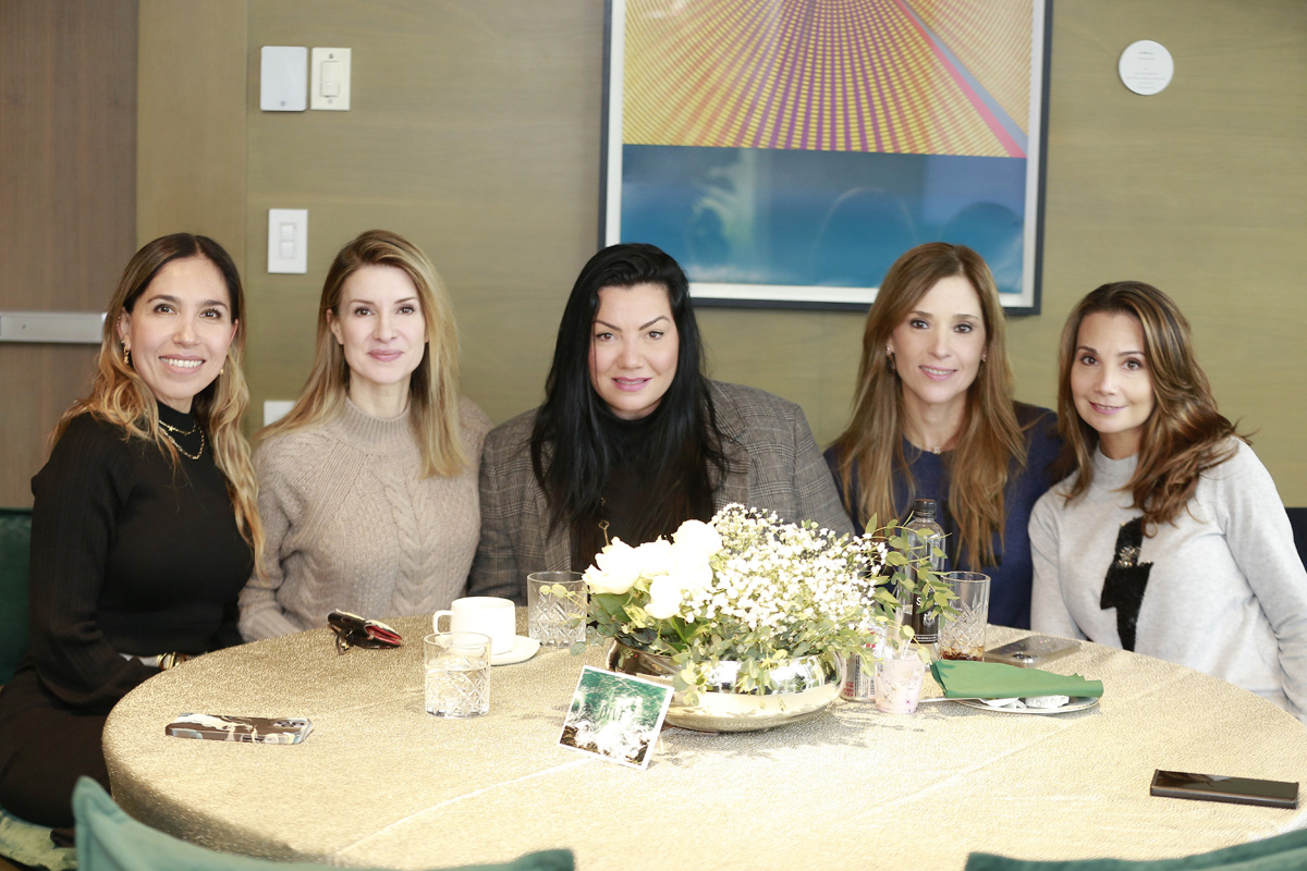 Cynthia Díaz, Margo Prieur, Maru Treviño, Claudia Pérez y Coco Aguilera