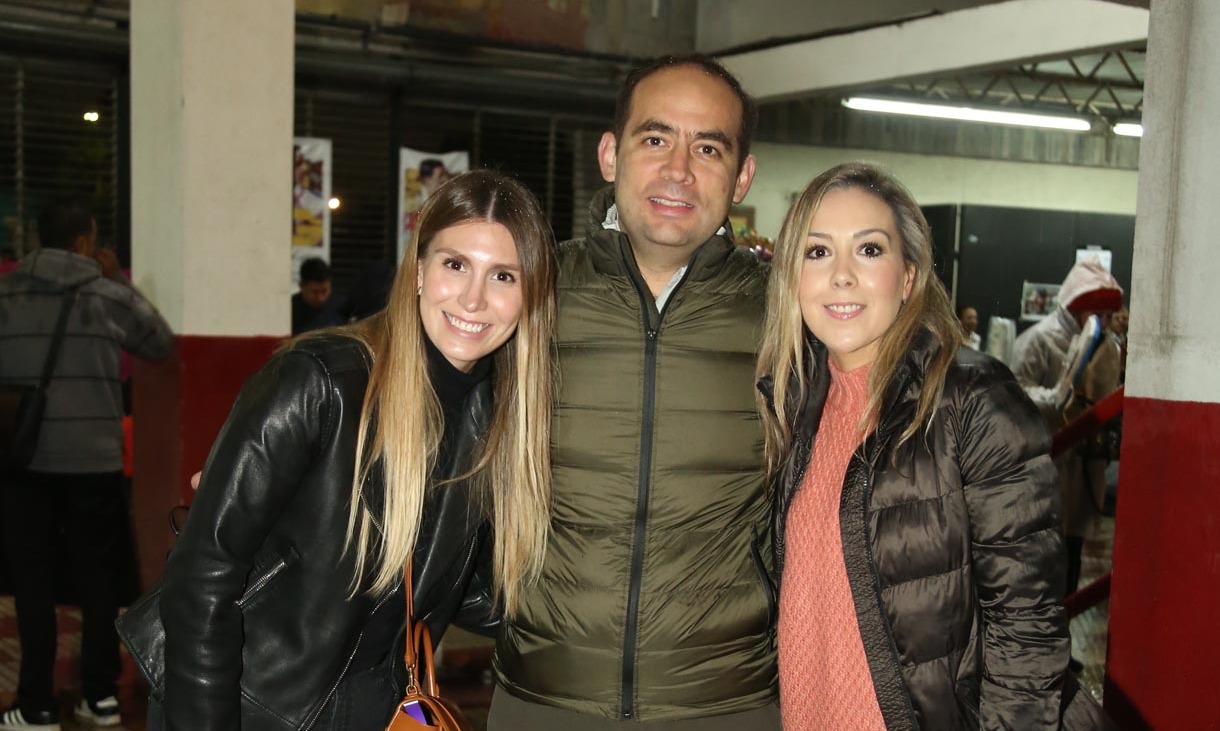 Daniela Fernández, Gerardo Garza y Bárbara Duarte de Garza