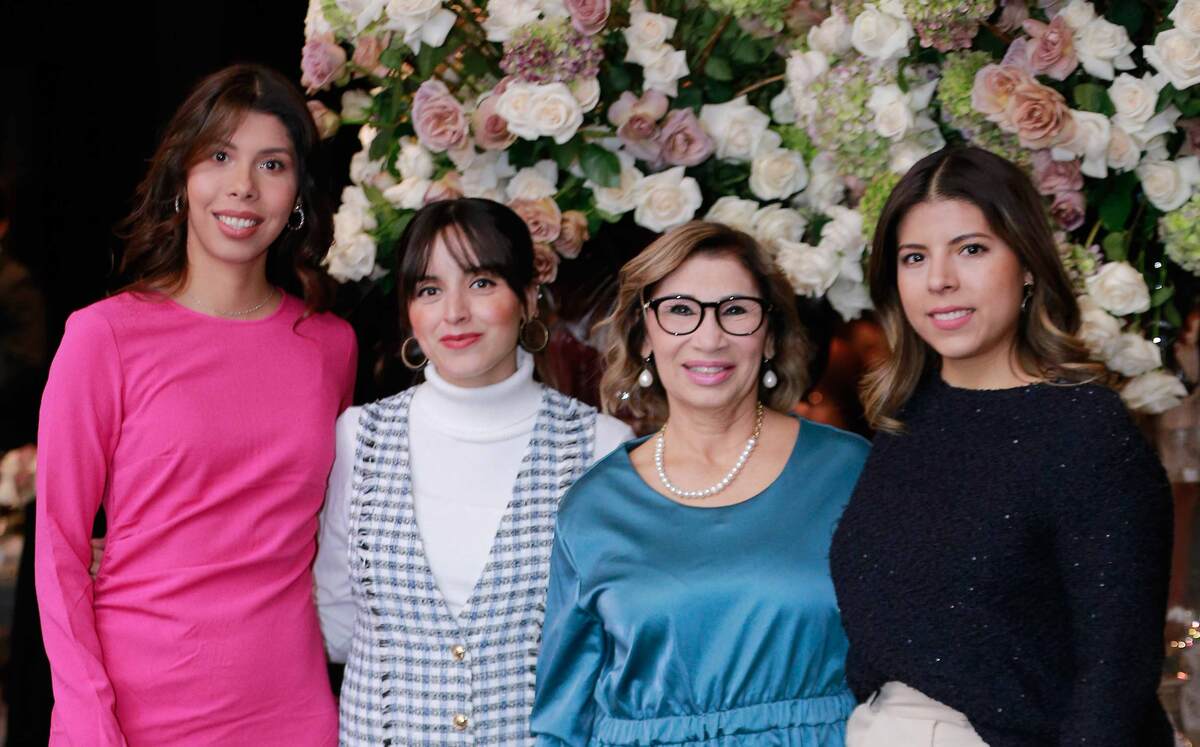 Elizabeth Flores, Blanca Ibarra, Laura Flores y Ana Carolina Flores