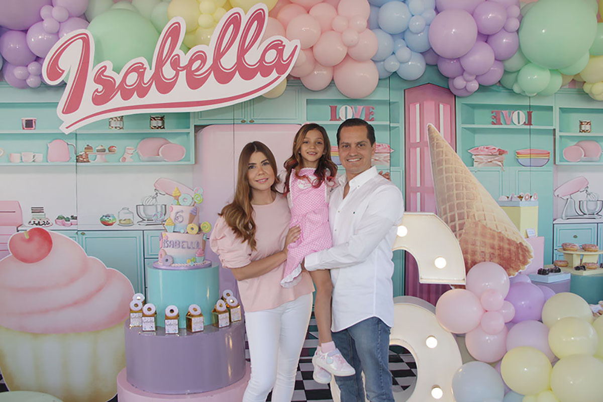 01 Jo Martínez, Isabella Guzmán y Ernesto Guzmán