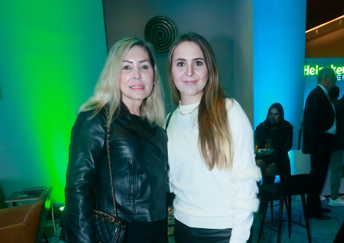 Lilian de Campos y Regina Campos