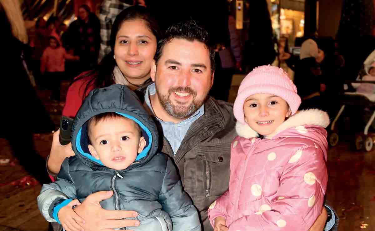 Lorena Arriaga, Gerardo De la Garza, Gerardo De la Garza y Sofía De la Garza / Fotos: Roberto Alvarado