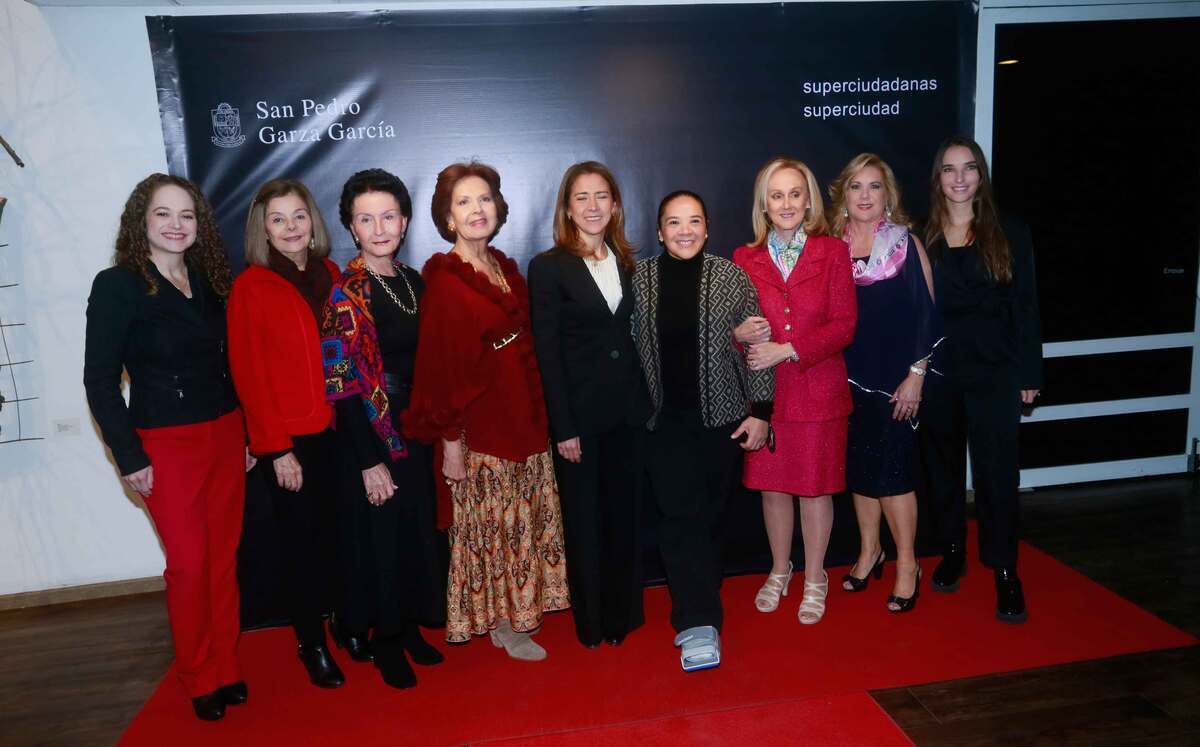 Verónica Elizondo, Alicia Navarro de Martínez, Tere de Madero, Patricia Garza, Irene Ovalle, Corina Galdamez, Nina Zambrano, Roxana Cázares y Anne Sop